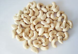 Cashew nuts WW450-Vietnam raw cashews
